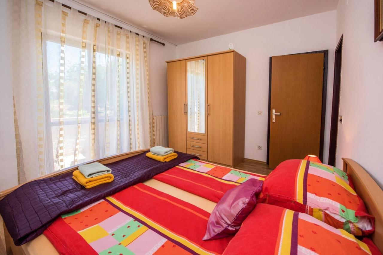 Two Bed Rooms Fortuna Near The Beach 포레치 외부 사진